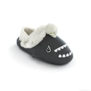 Sharkicks Pro - Winter Skull Heel-covered